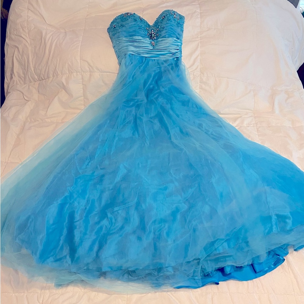 Jovani Beyond gown